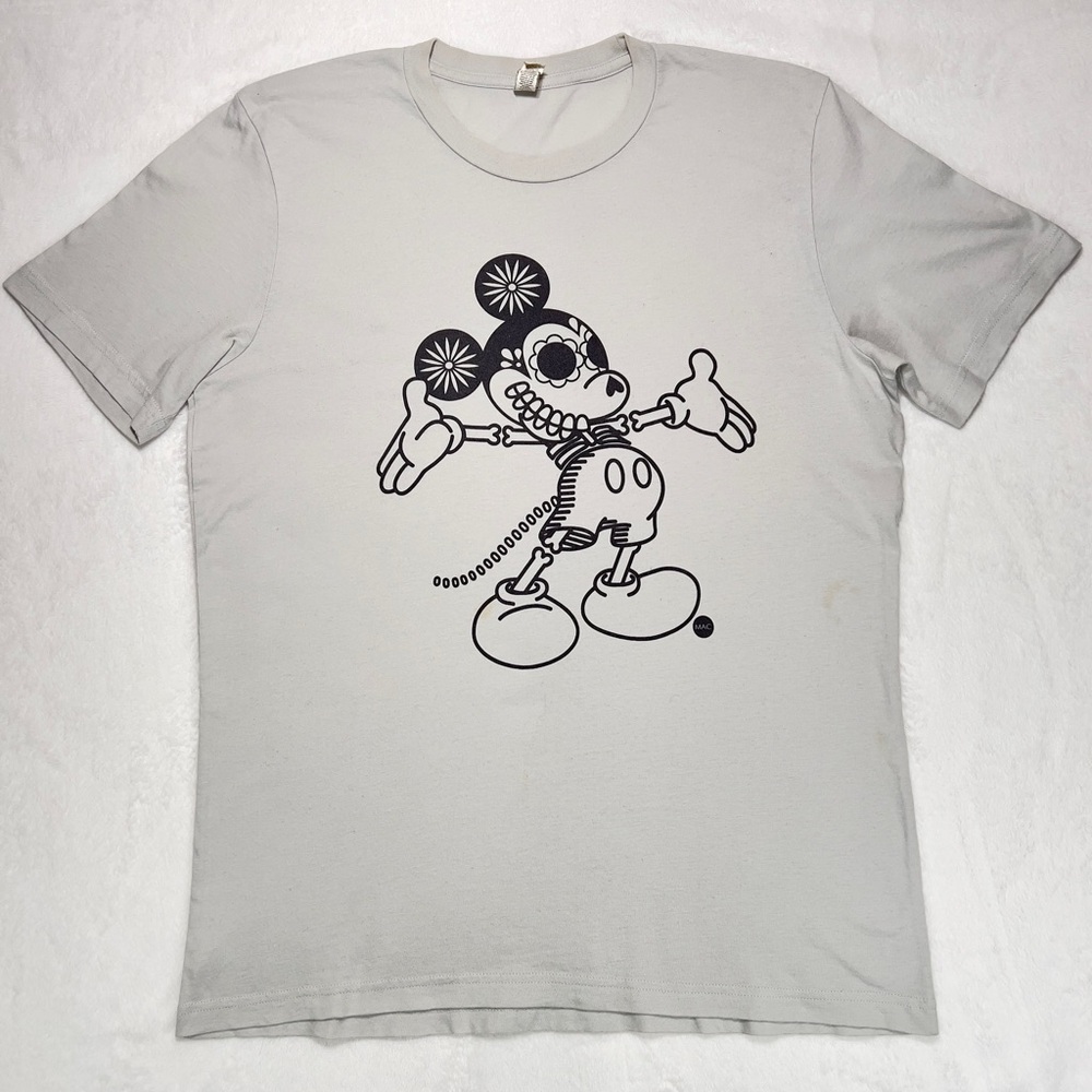Mickey Mouse Fitted Tee Shirt Mens L Day of the Dead Themed ☠️ Off White
